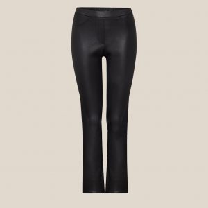 Shortened stretch leather pants in black