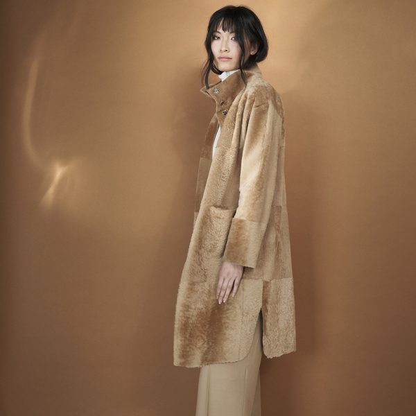 Buy lambskin coat Dana camel online at Ayasse