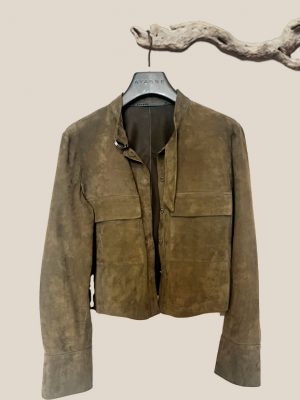 Damenjacke aus Velourleder in Oliv &ndash; Fr&uuml;hjahr Sommerkollektion Ayasse, leichte Lederjacke mit Knopfleiste und Brusttaschen
